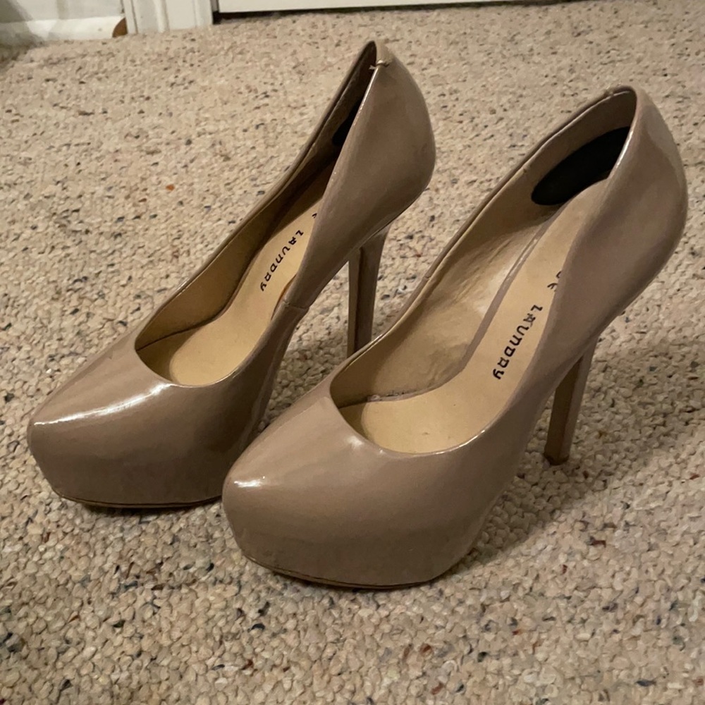 Chinese Laundry size 7.5 nude platform heels-closed toe for Winter formals.